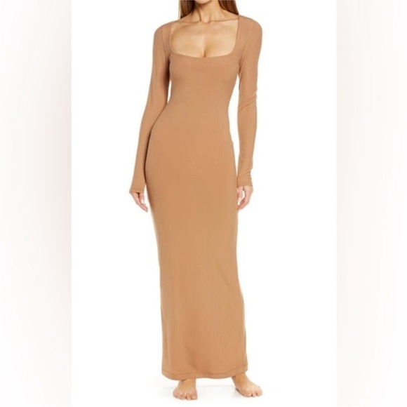 SKIMS Dresses & Skirts - SKIMS Camel Long Sleeve Maxi Dress Shimmer